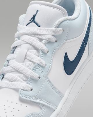 ナイキ　NIKE AIRJORDAN LOW ジョーダン NIKE公式】エア ジョーダン 1 LOW ジュニアシューズ.オンラインストア